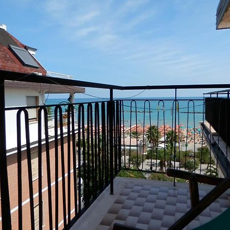 B&B Attico Mare San Benedetto del Tronto Kültér fotó