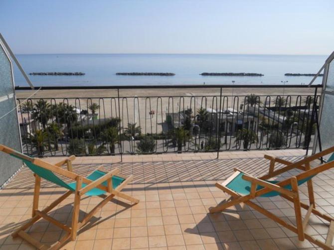 B&B Attico Mare San Benedetto del Tronto Kültér fotó