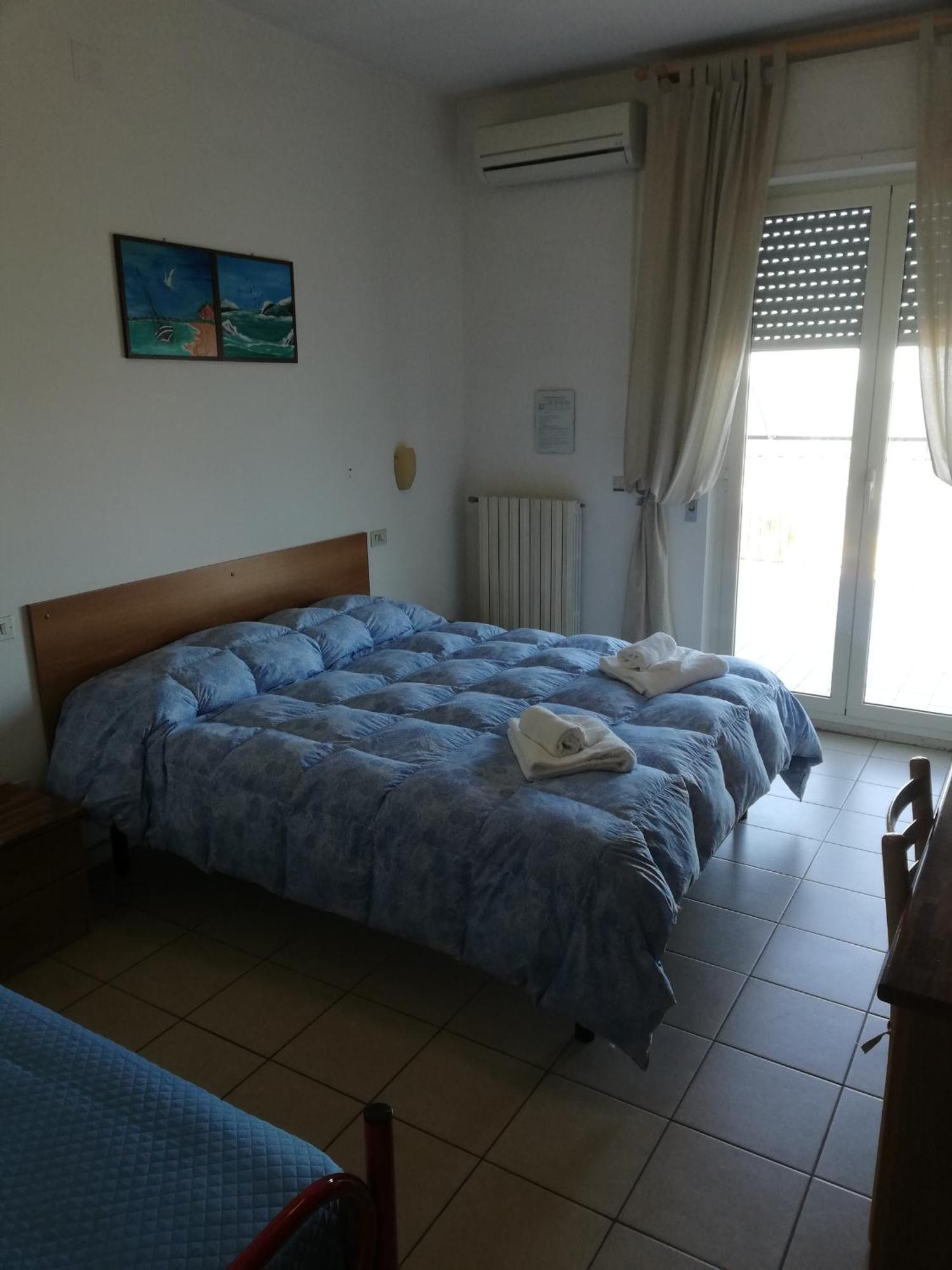 B&B Attico Mare San Benedetto del Tronto Szoba fotó